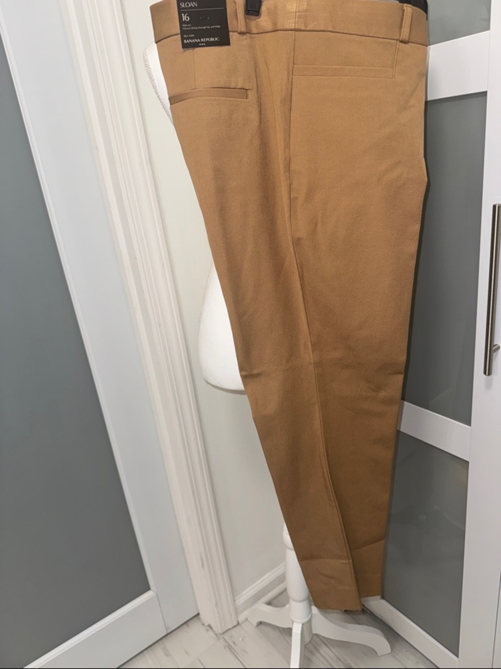 Banana Republic Women’s Chinos in Tan
